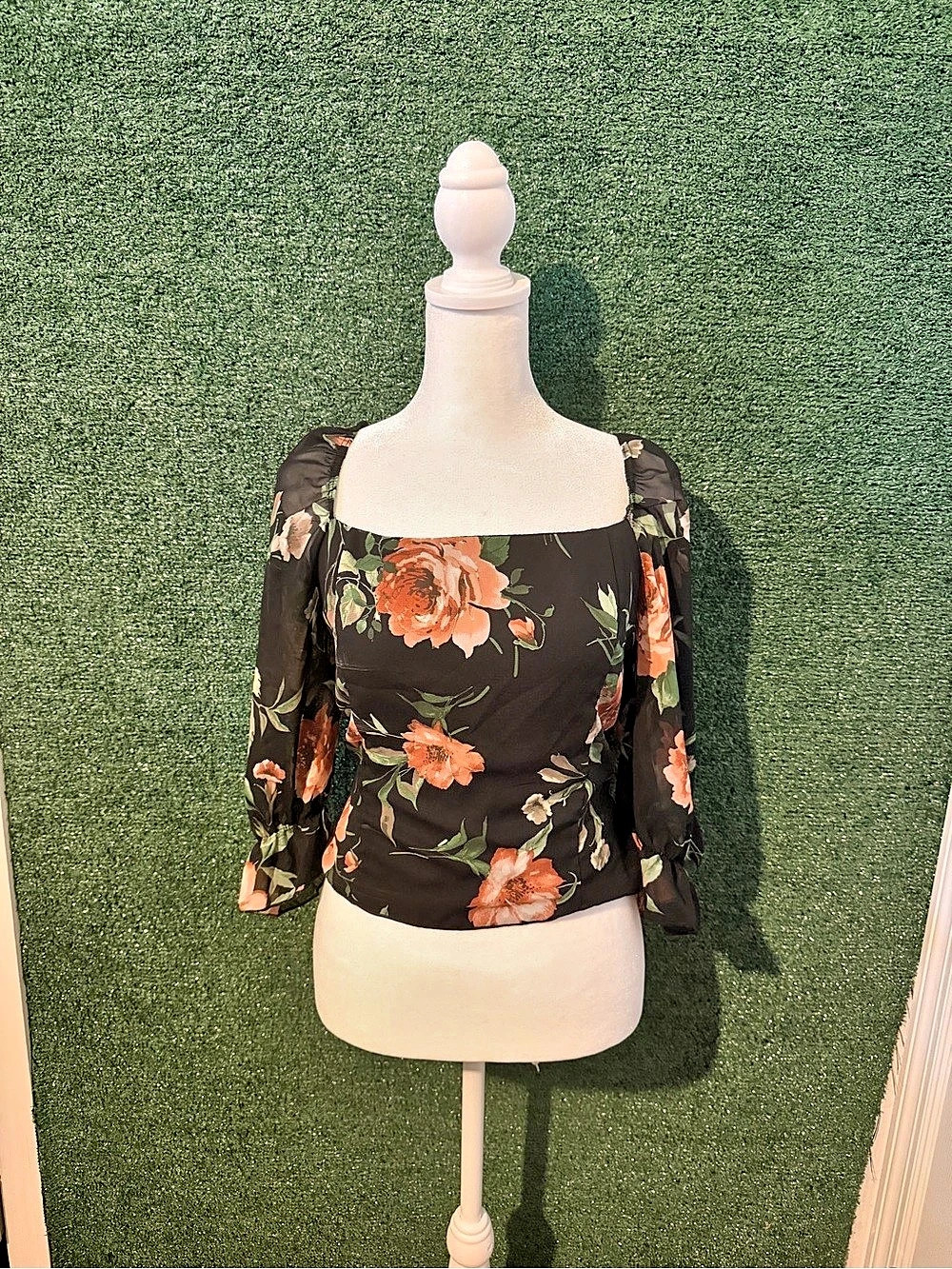 Papaya Class DTOP Floral Crop Top in Black & Orange Size Large NWT